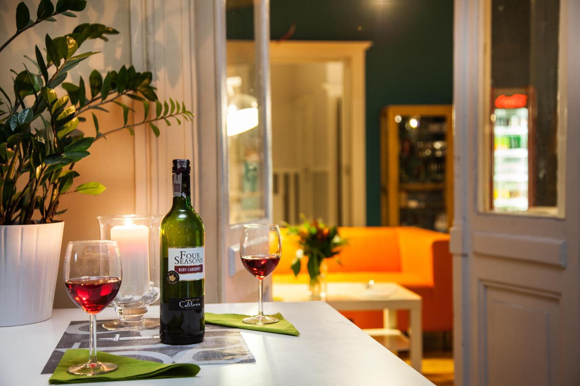Blooms Inn - City Center Poznan By Friendly Apartments Exterior foto