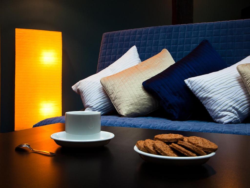 Blooms Inn - City Center Poznan By Friendly Apartments Habitación foto