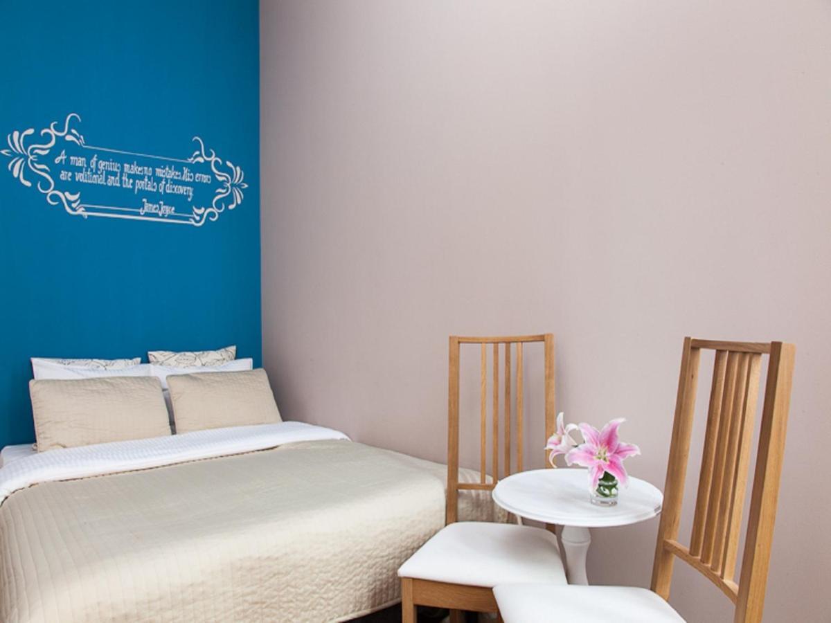 Blooms Inn - City Center Poznan By Friendly Apartments Habitación foto